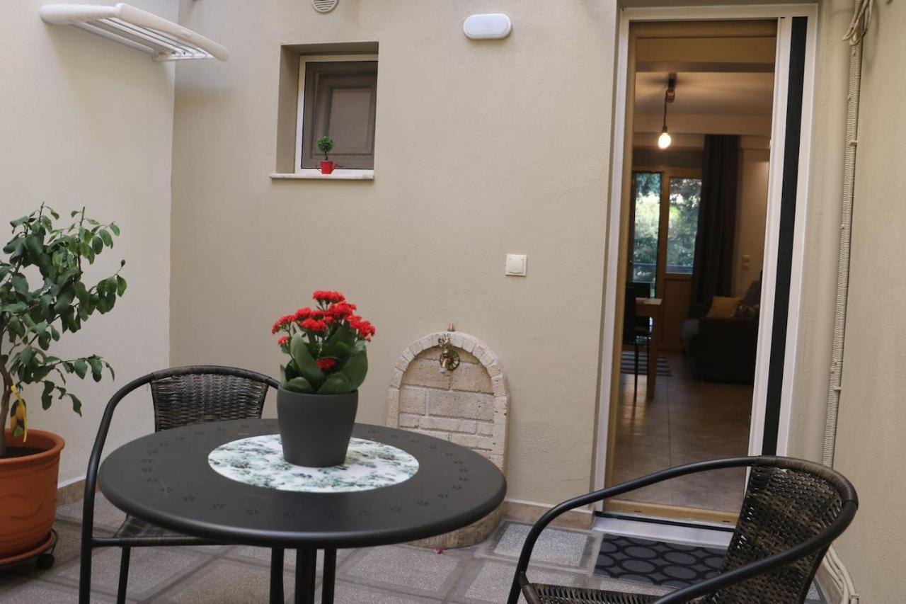 Quiet Urban Studio With Private Backyard Salonic Exterior foto